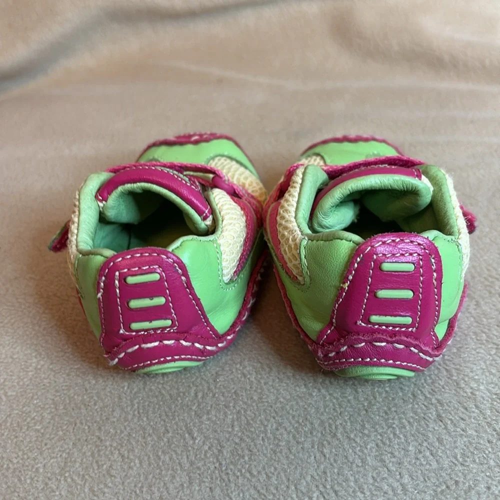 Stride right little sportie natural motion system shoe size 2M